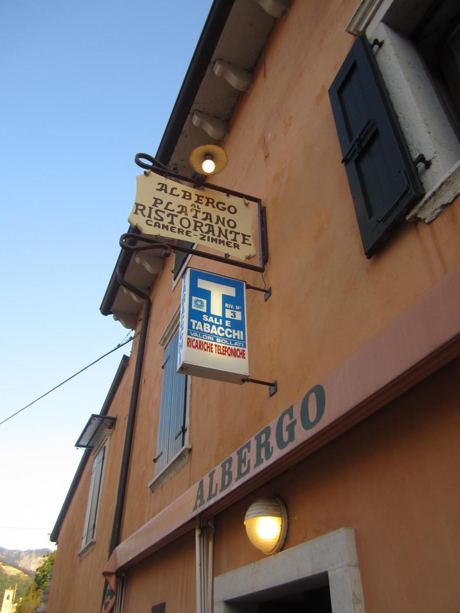 Albergo Al Platano Caprino Veronese Exterior photo